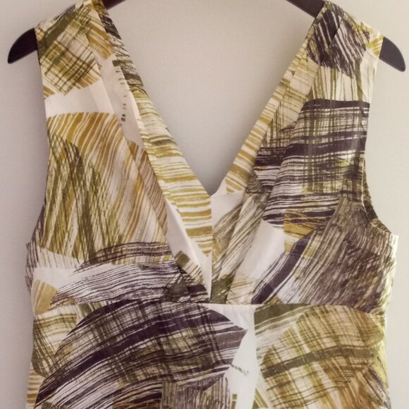 'NEW YORK & COMPANY' Size 14 100% Silk V neckline sleeveless Top - Picture 1 of 9